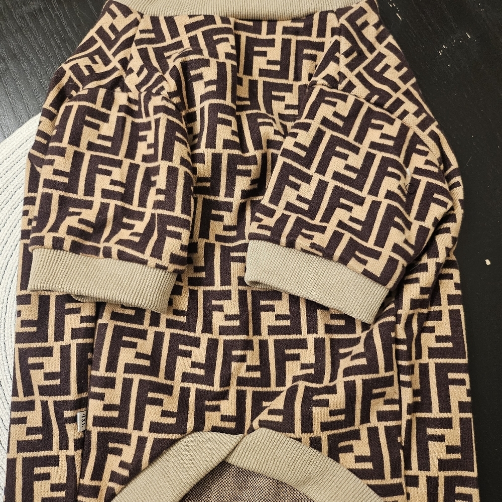 Monogram Dog Sweater 🐶 (Best for 40-65 lbs) - Picture 2 of 5